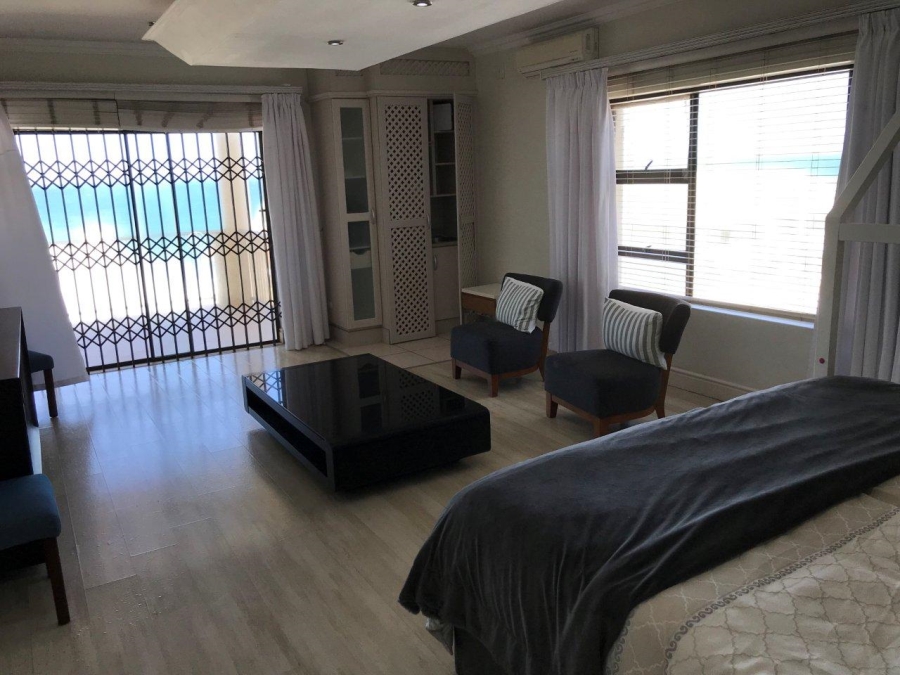 9 Bedroom Property for Sale in Wavecrest Eastern Cape